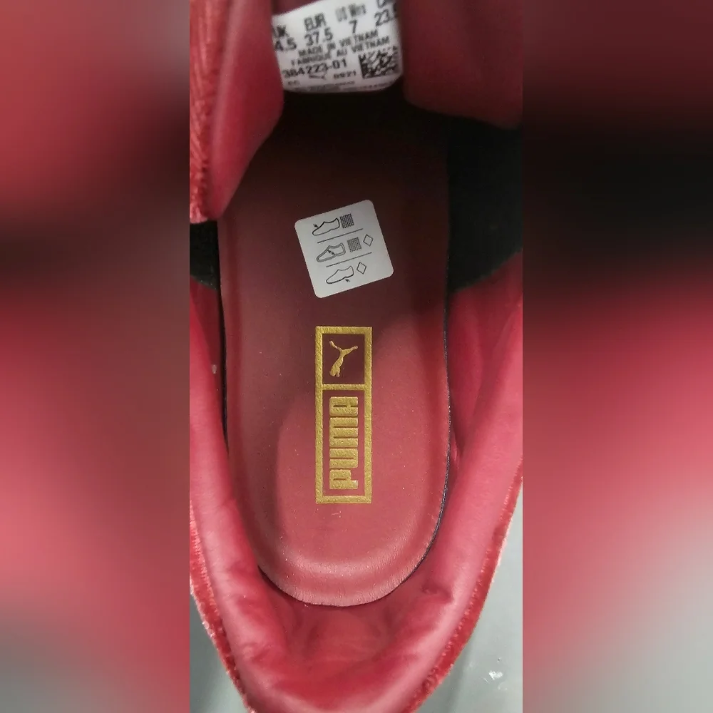 PUMA Mayze Velvet Tibetan Red Platform Sneakers Sz 7 Like New